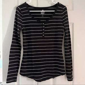 fitted long sleeve stripped shirt